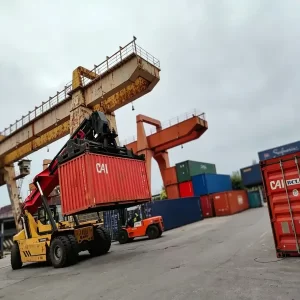 FRP fiberglass grating shipping container handling at port yard