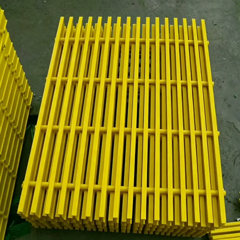 Bright yellow pultruded fiberglass reinforced plastic grating, non-slip FRP grid panel for chemical plant platforms